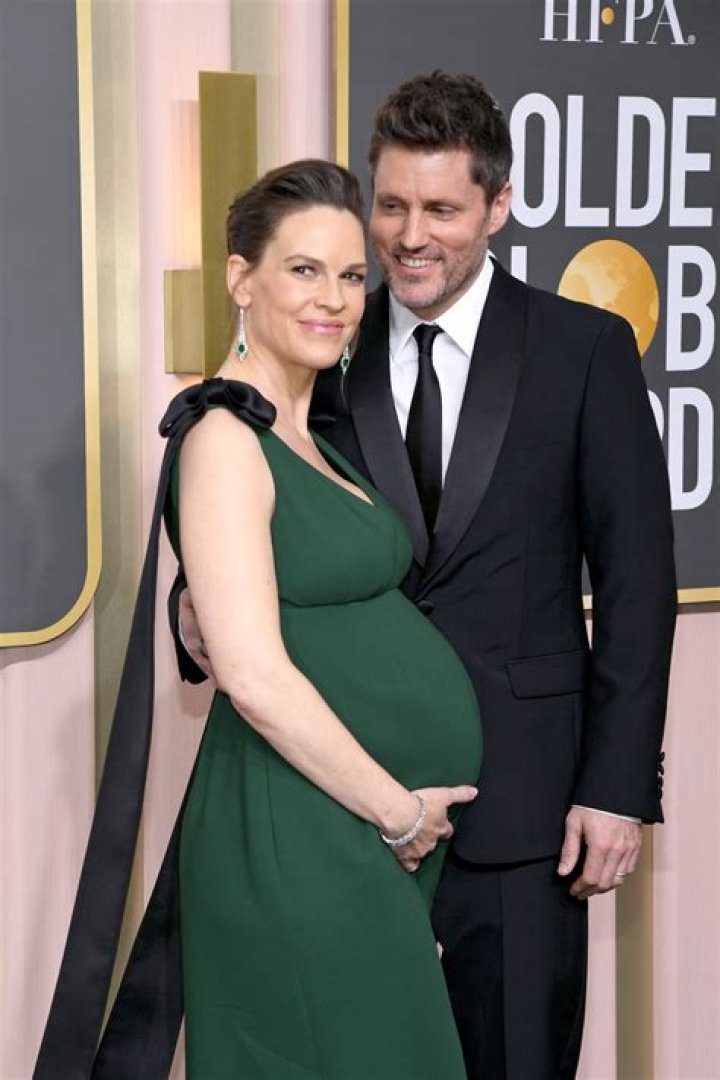 Hilary Swank’s ‘Excited’ To Become A Mom While Pregnant (Exclusive) – Hollywood Life