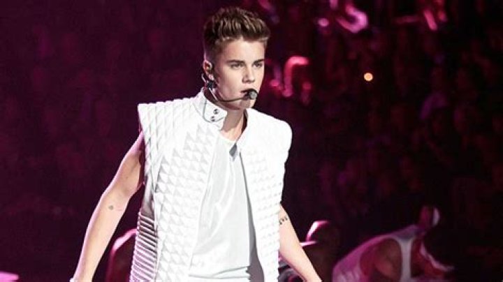 Justin Bieber’s 13 Hottest Performance Looks Of All-Time: Photos – Hollywood Life