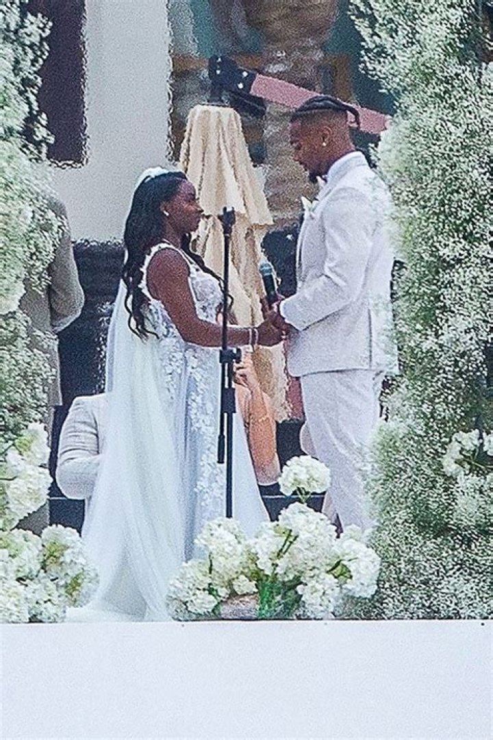 Simone Biles’ 2nd Wedding Dress In Cabo: Photos – Hollywood Life
