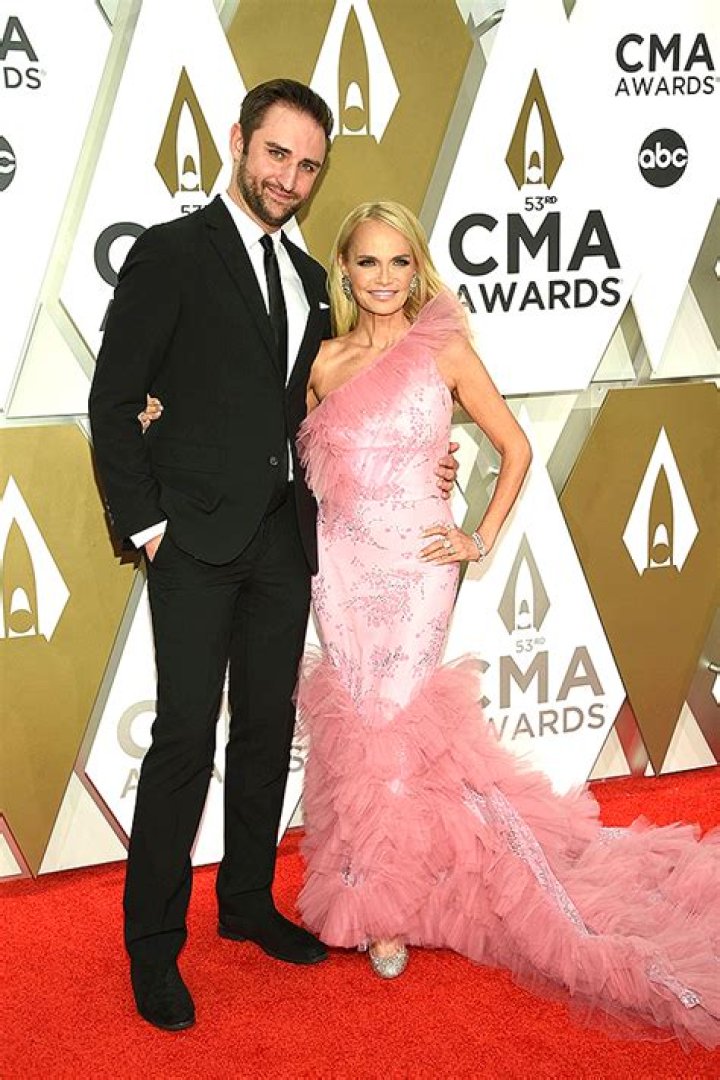 Who Is Josh Bryant? 5 Things To Know About Kristin Chenoweth’s Boyfriend – Hollywood Life